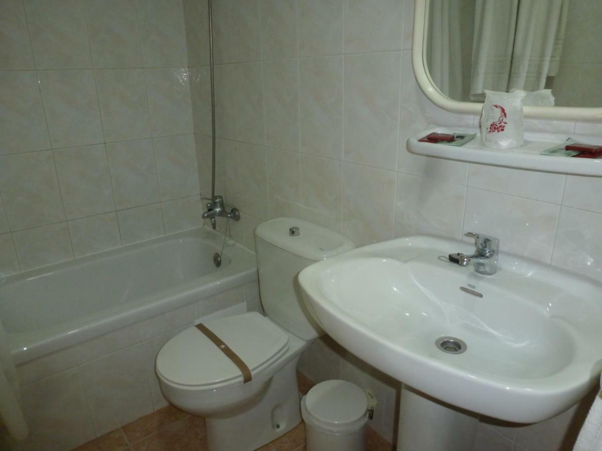 Hostal Cortes Garrucha Exterior photo